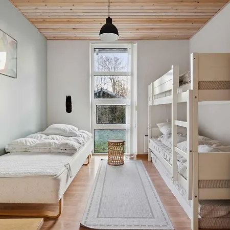 Cozy Wooden Close To Nature And Vig