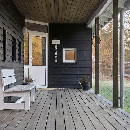 펜션 Cozy Wooden Close To Nature And *