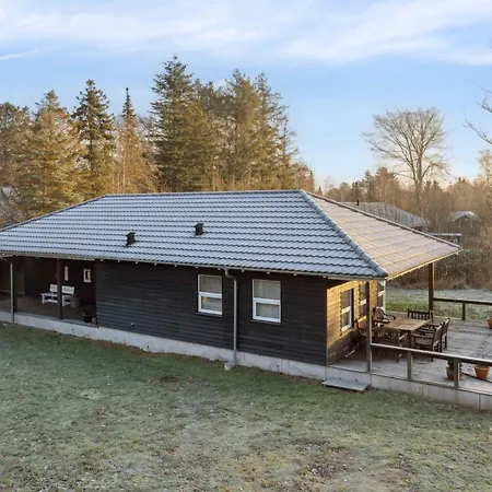 Cozy Wooden Close To Nature And 펜션 Vig