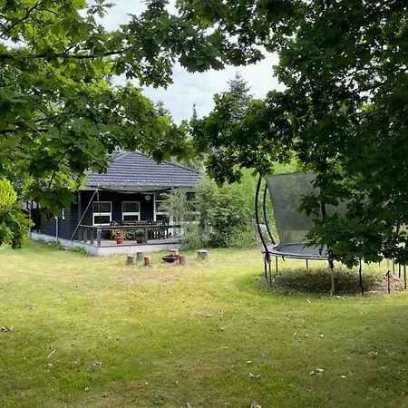 Cozy Wooden Close To Nature And