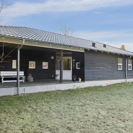 Cozy Wooden Close To Nature And Vig