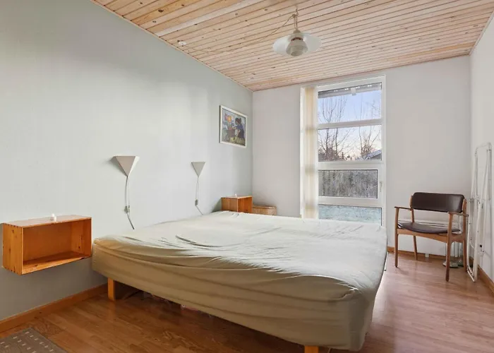 Cozy Wooden Close To Nature And Vig