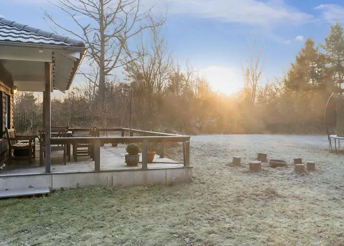 Дом отдыха Cozy Wooden Close To Nature And *